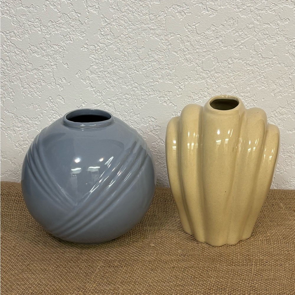🌴 TWO Art Deco Vintage Ceramic Vases 1980’s, 6”tall unmarked Palm Springs Decor